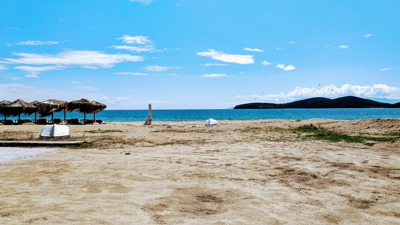 Retro Beach House Néa Péramos Exteriör bild